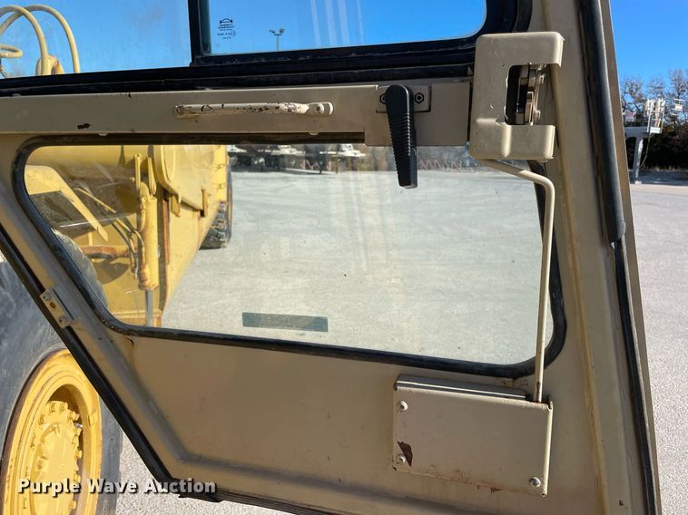 image for item LV9251 Caterpillar 613C Series II  water wagon