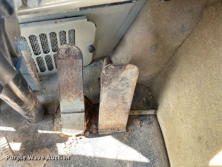 image for item LV9251 Caterpillar 613C Series II  water wagon