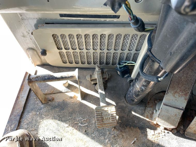 image for item LV9251 Caterpillar 613C Series II  water wagon