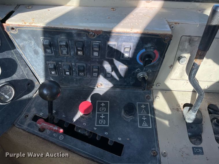 image for item LV9251 Caterpillar 613C Series II  water wagon