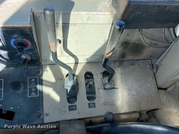 image for item LV9251 Caterpillar 613C Series II  water wagon