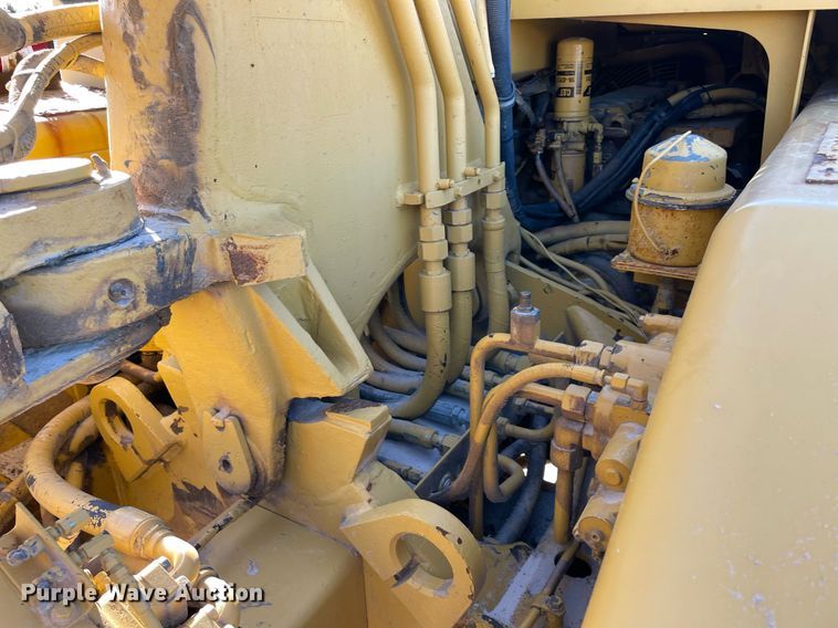 image for item LV9251 Caterpillar 613C Series II  water wagon