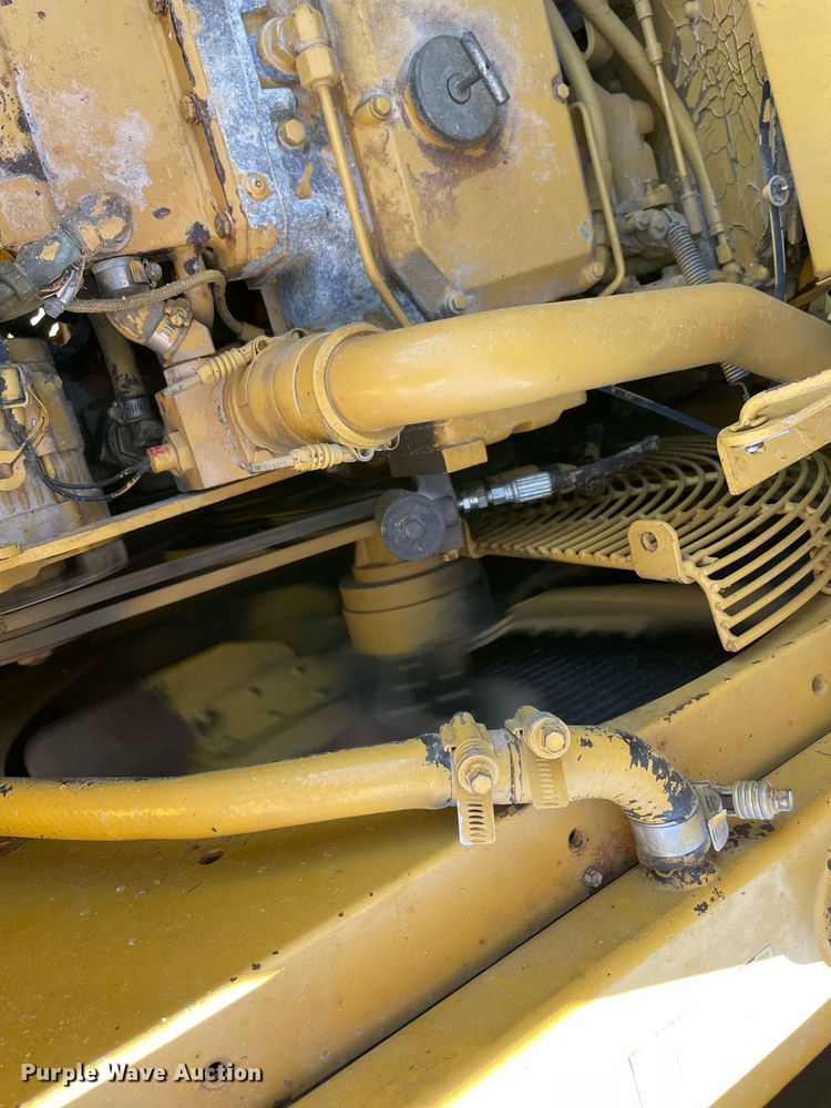 image for item LV9251 Caterpillar 613C Series II  water wagon