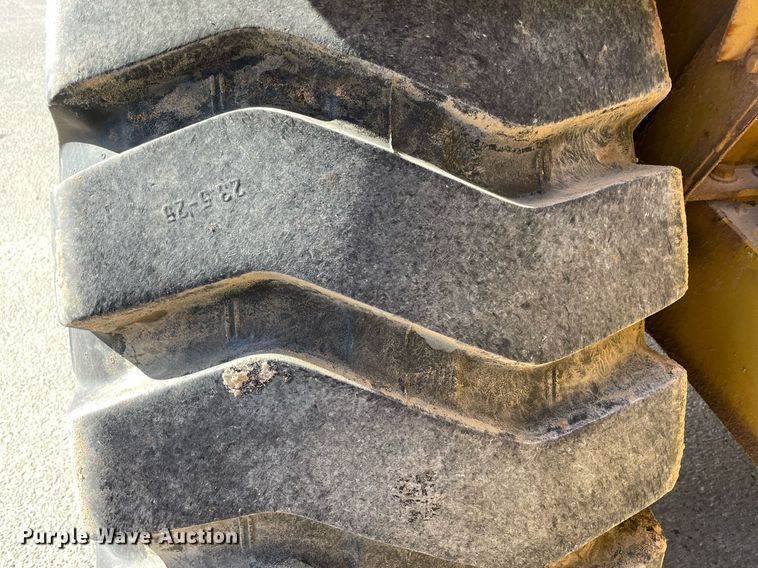 image for item LV9251 Caterpillar 613C Series II  water wagon