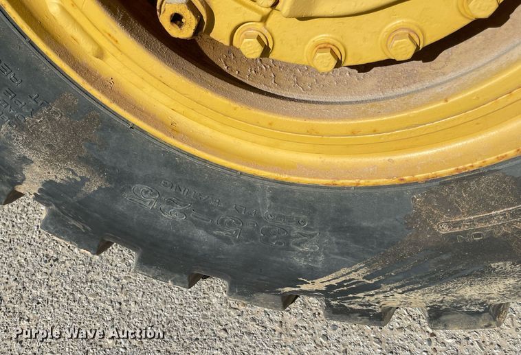 image for item LV9251 Caterpillar 613C Series II  water wagon