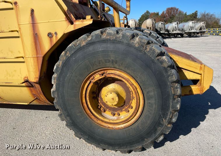 image for item LV9251 Caterpillar 613C Series II  water wagon