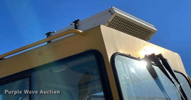 image for item LV9251 Caterpillar 613C Series II  water wagon