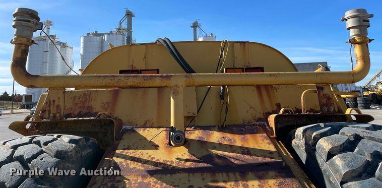 image for item LV9251 Caterpillar 613C Series II  water wagon