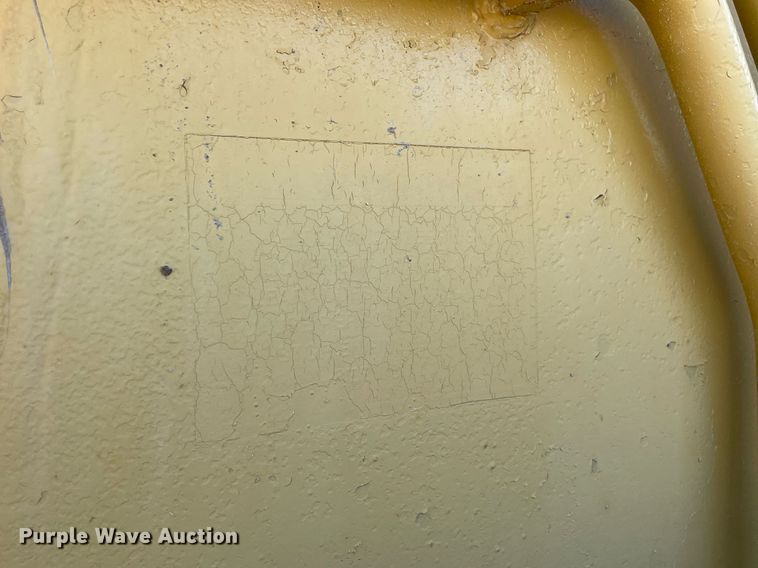 image for item LV9251 Caterpillar 613C Series II  water wagon