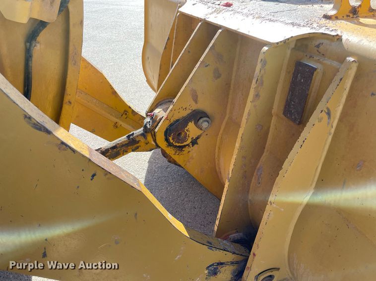image for item LV9252 2017 Caterpillar 966M  wheel loader