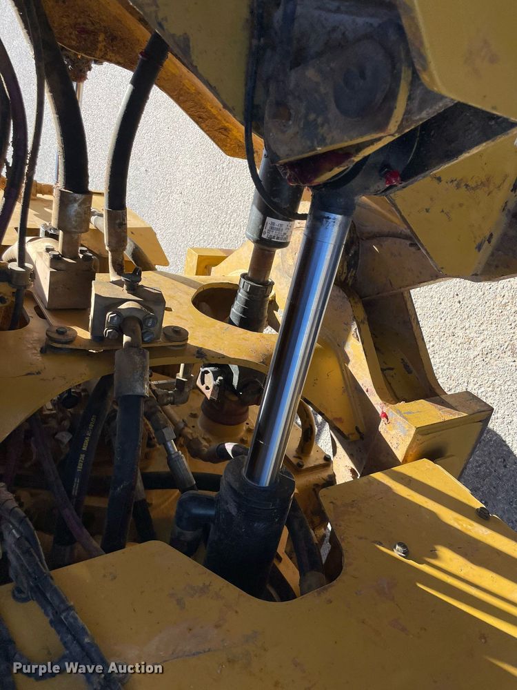 image for item LV9252 2017 Caterpillar 966M  wheel loader