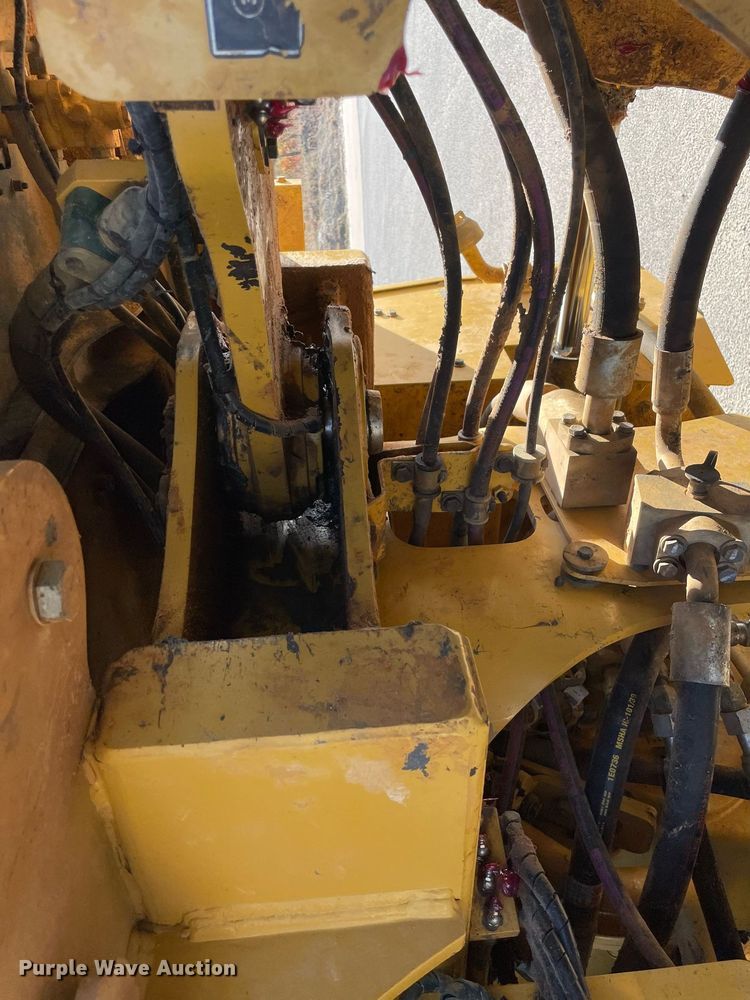 image for item LV9252 2017 Caterpillar 966M  wheel loader