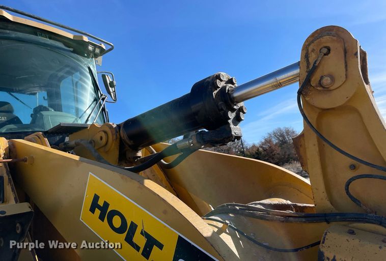 image for item LV9252 2017 Caterpillar 966M  wheel loader