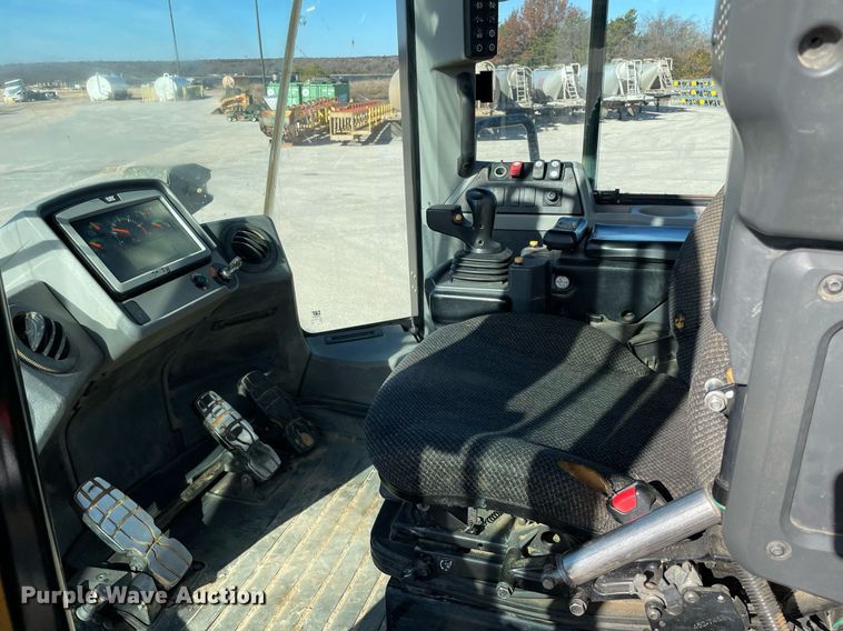 image for item LV9252 2017 Caterpillar 966M  wheel loader