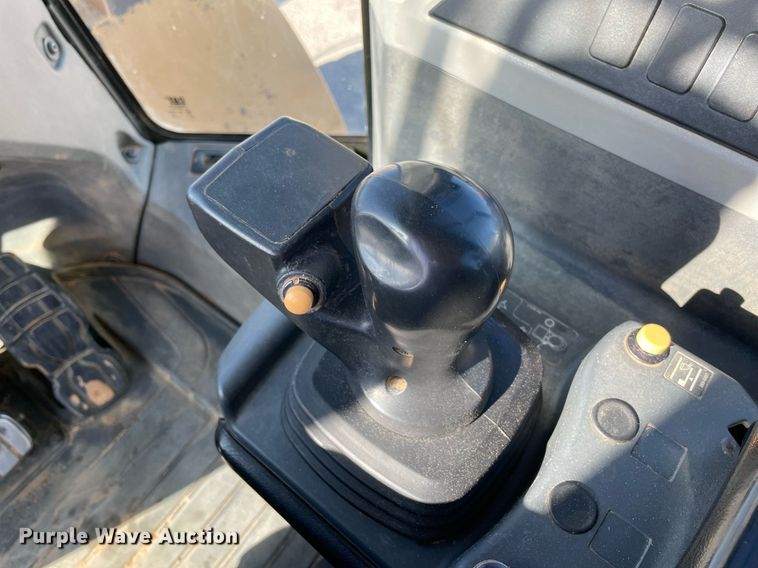 image for item LV9252 2017 Caterpillar 966M  wheel loader