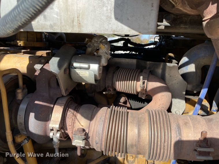 image for item LV9252 2017 Caterpillar 966M  wheel loader