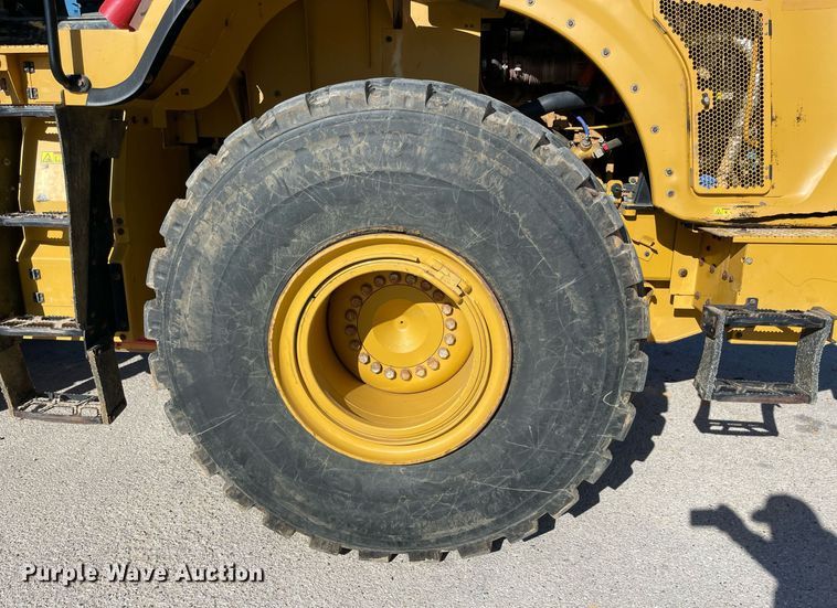 image for item LV9252 2017 Caterpillar 966M  wheel loader