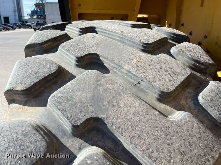 image for item LV9252 2017 Caterpillar 966M  wheel loader