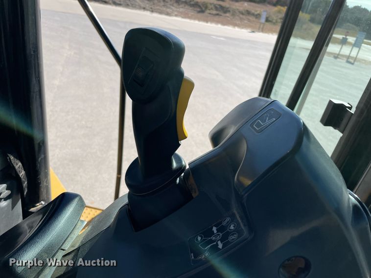 image for item LV9253 2015 Caterpillar 972M  wheel loader