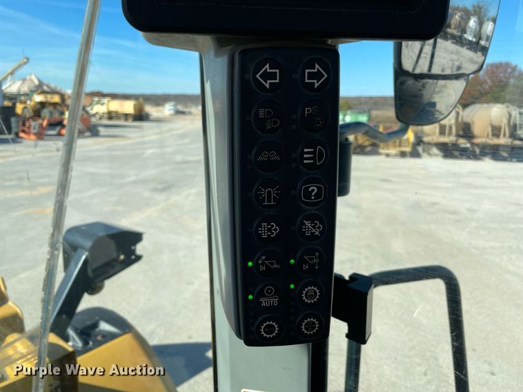 image for item LV9253 2015 Caterpillar 972M  wheel loader