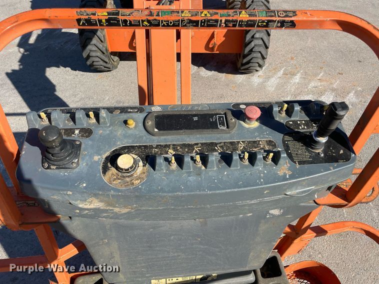 image for item LV9254 2011 JLG 340AJ  boom lift
