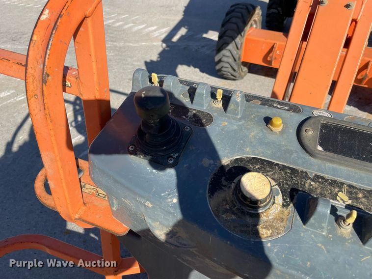 image for item LV9254 2011 JLG 340AJ  boom lift