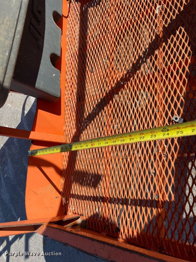 image for item LV9254 2011 JLG 340AJ  boom lift