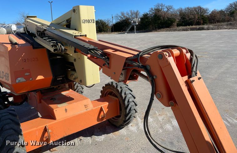 image for item LV9254 2011 JLG 340AJ  boom lift