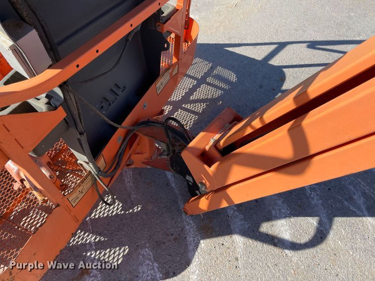 image for item LV9254 2011 JLG 340AJ  boom lift