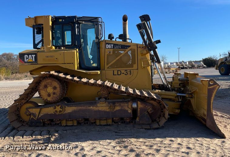 image for item LV9259 2017 Caterpillar D6T  dozer