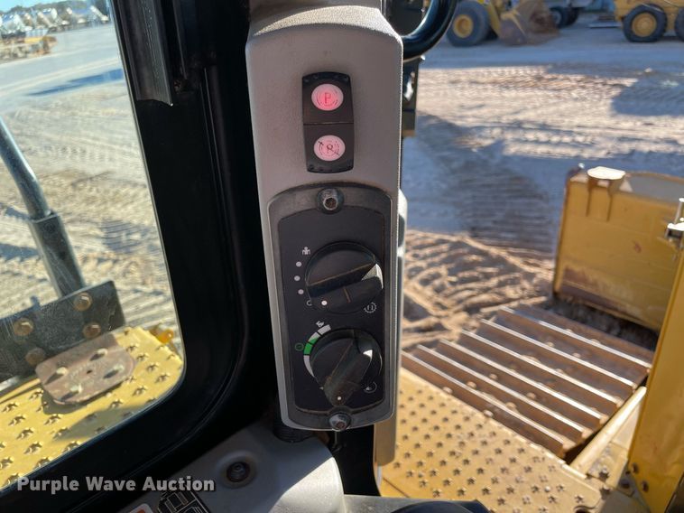 image for item LV9259 2017 Caterpillar D6T  dozer