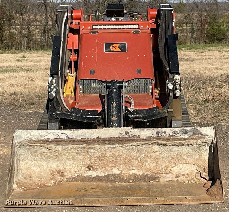 image for item LV9272 2020 Ditch Witch SK3000  compact utility loader