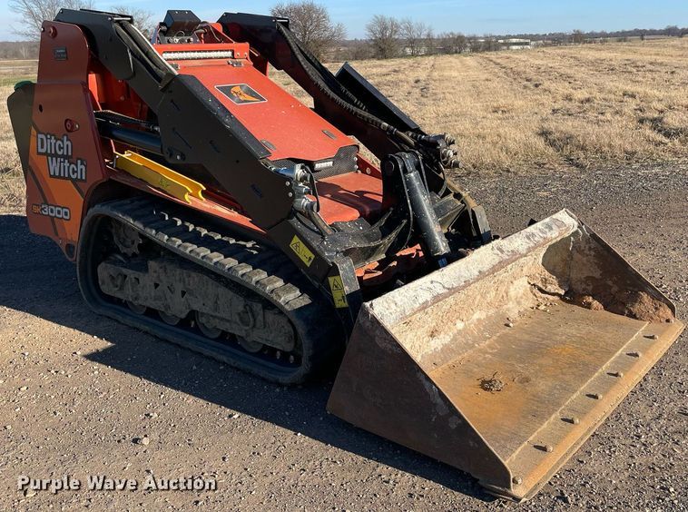 image for item LV9272 2020 Ditch Witch SK3000  compact utility loader
