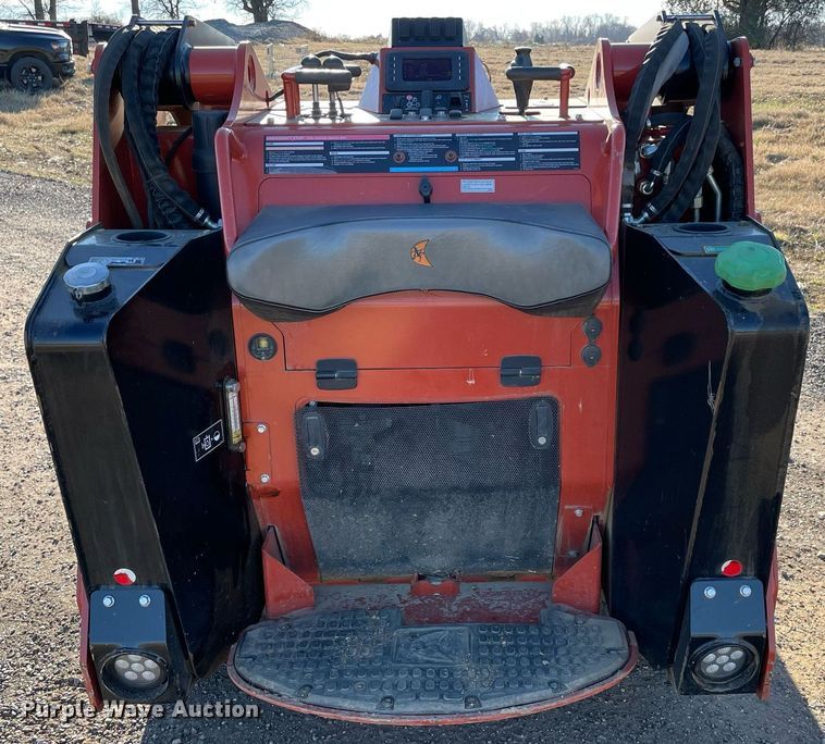 image for item LV9272 2020 Ditch Witch SK3000  compact utility loader