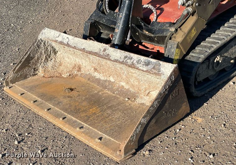 image for item LV9272 2020 Ditch Witch SK3000  compact utility loader