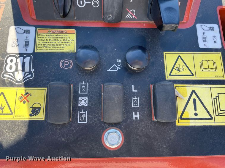 image for item LV9272 2020 Ditch Witch SK3000  compact utility loader