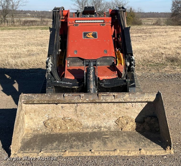 image for item LV9273 2020 Ditch Witch SK3000  compact utility loader