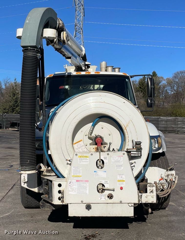 image for item LV9971 2006 International 7500  sewer jetter truck