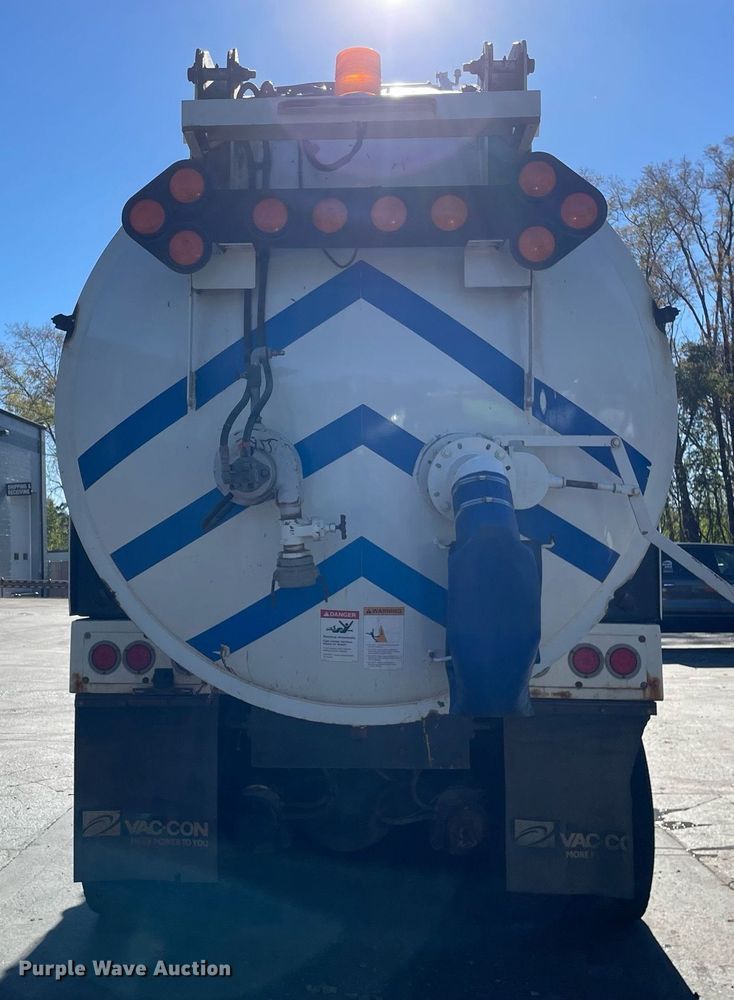 image for item LV9971 2006 International 7500  sewer jetter truck