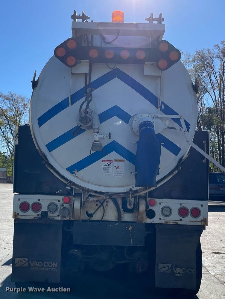 image for item LV9971 2006 International 7500  sewer jetter truck