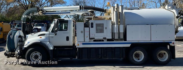 image for item LV9971 2006 International 7500  sewer jetter truck