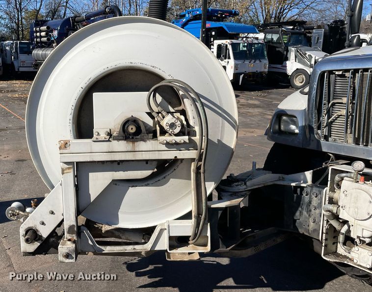 image for item LV9971 2006 International 7500  sewer jetter truck