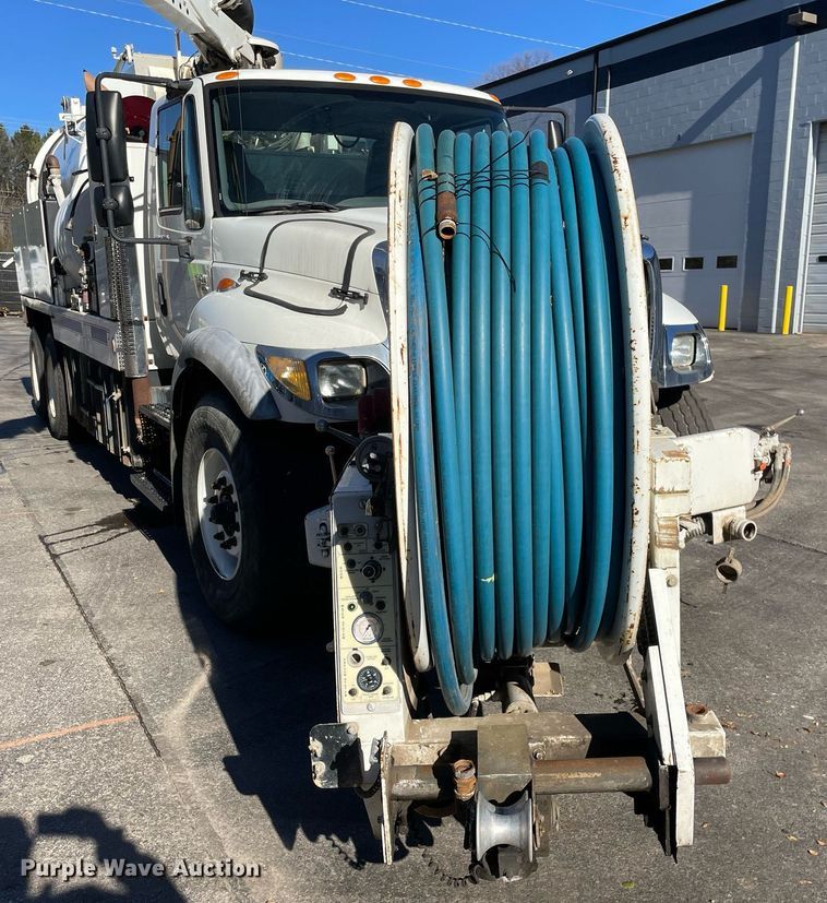 image for item LV9971 2006 International 7500  sewer jetter truck