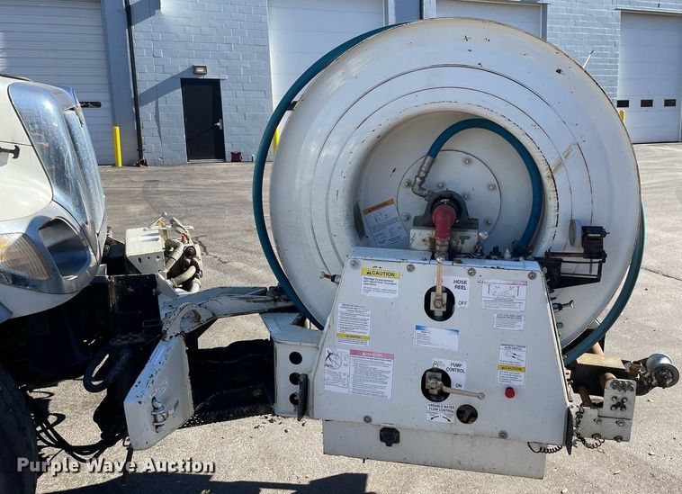 image for item LV9971 2006 International 7500  sewer jetter truck