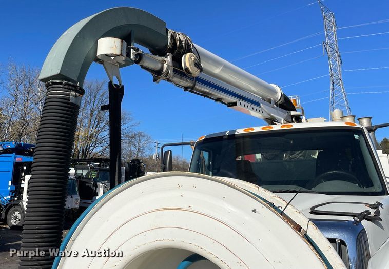 image for item LV9971 2006 International 7500  sewer jetter truck