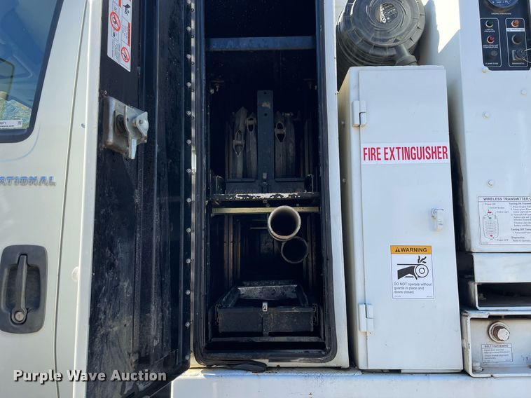 image for item LV9971 2006 International 7500  sewer jetter truck