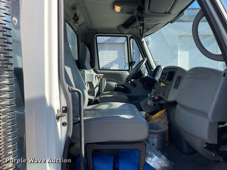 image for item LV9971 2006 International 7500  sewer jetter truck