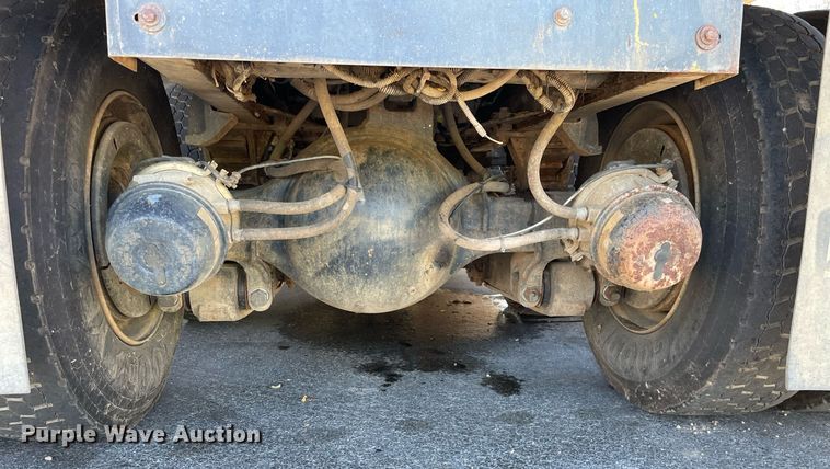 image for item LV9971 2006 International 7500  sewer jetter truck