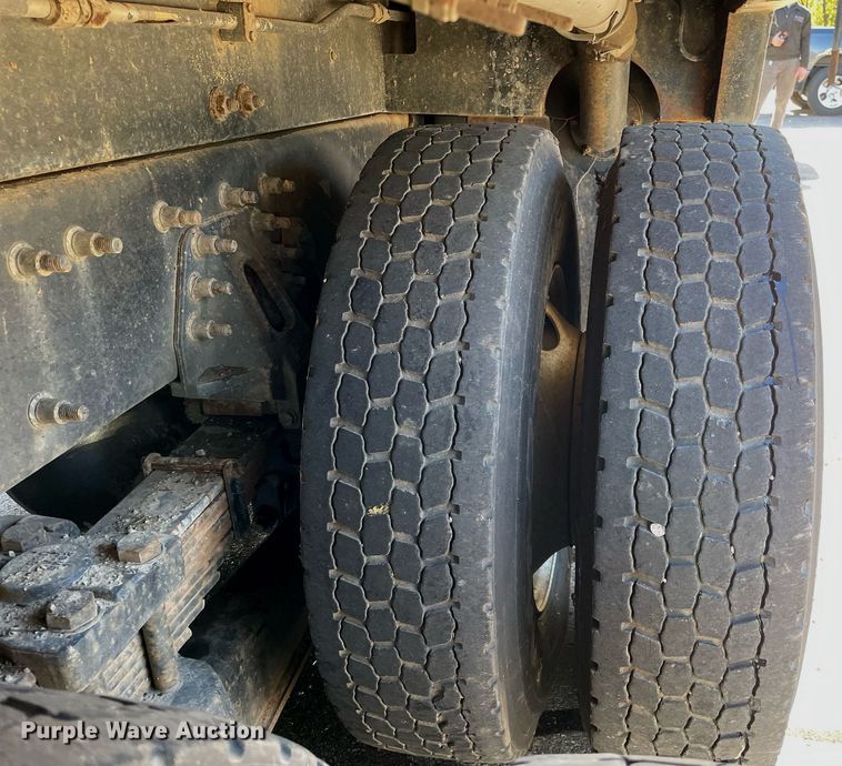 image for item LV9971 2006 International 7500  sewer jetter truck