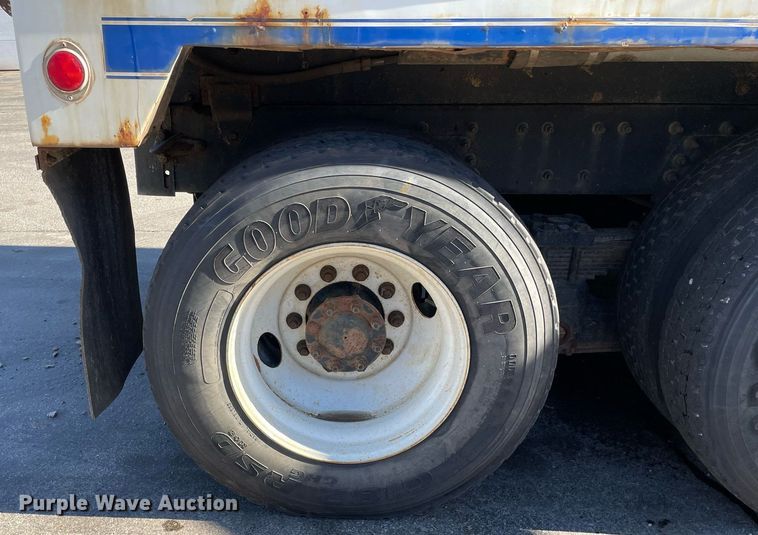 image for item LV9971 2006 International 7500  sewer jetter truck